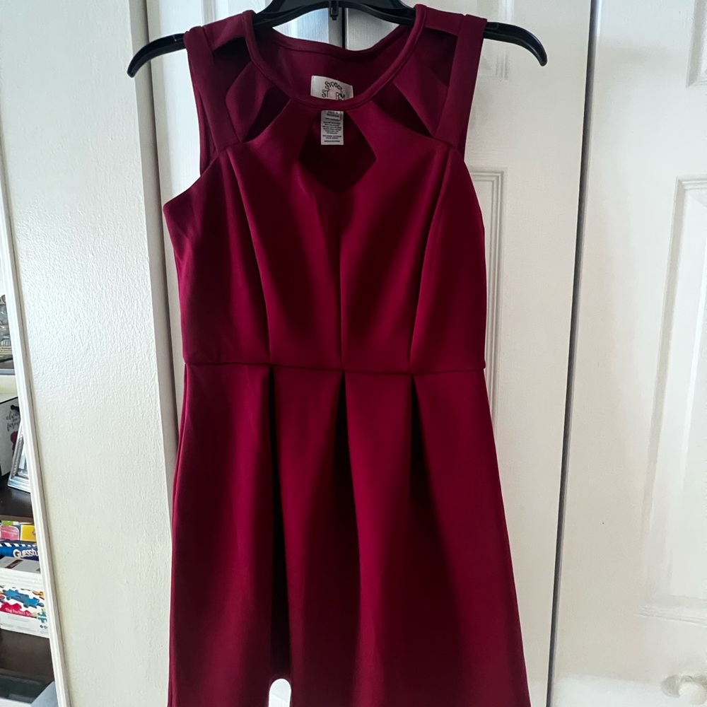 Burgundy Knee Length Bell Shaped Dress